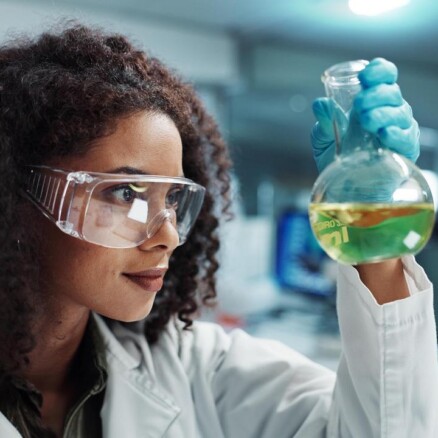 Expert review of LCIA methodologies and impact indicators.