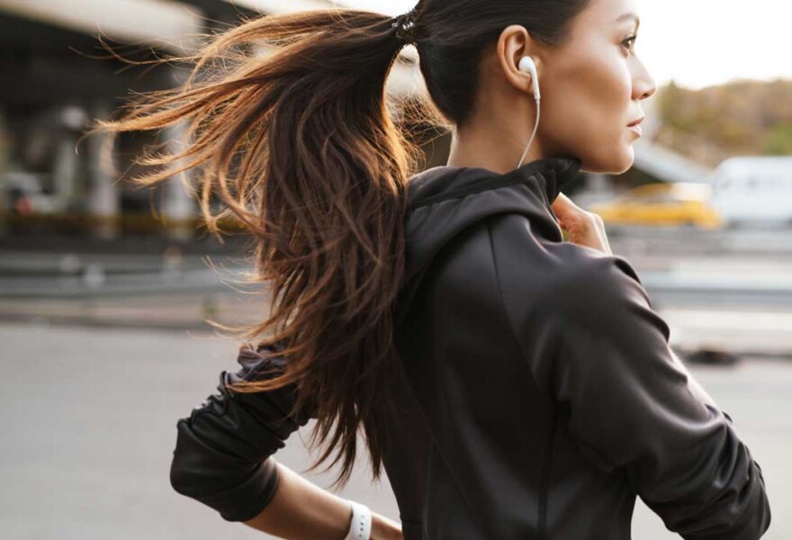 Quantifying the plastic leakage of an outdoor jacket across its life cycle